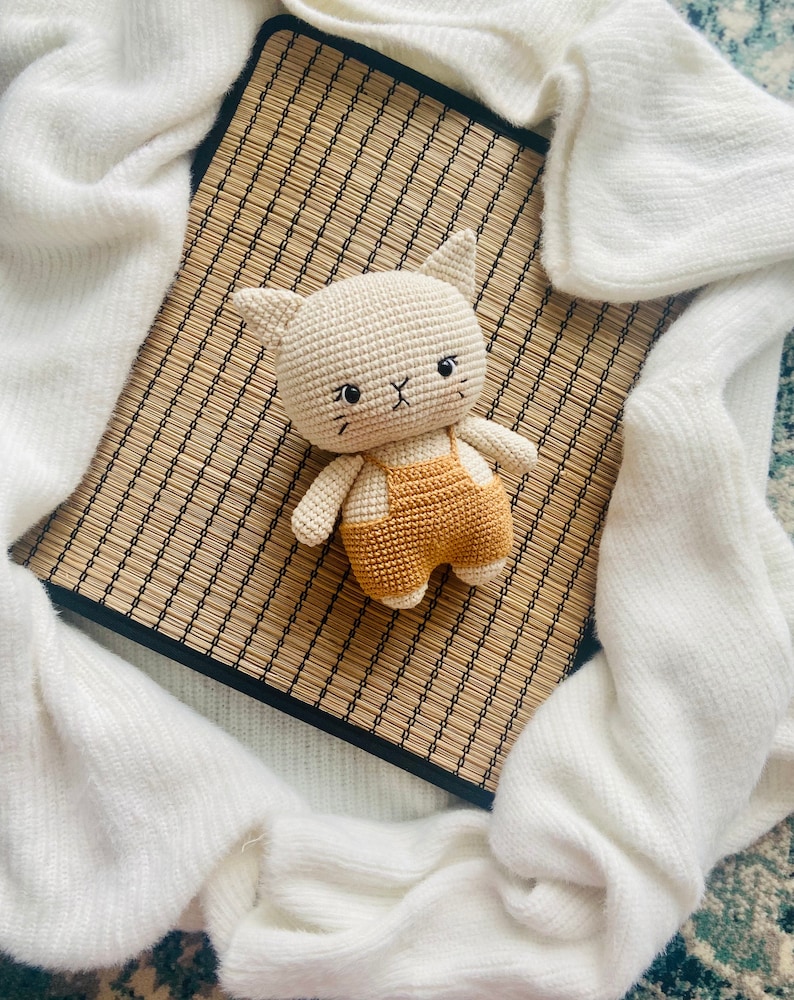 MEOW Amigurumi crochet cat English pdf pattern image 1