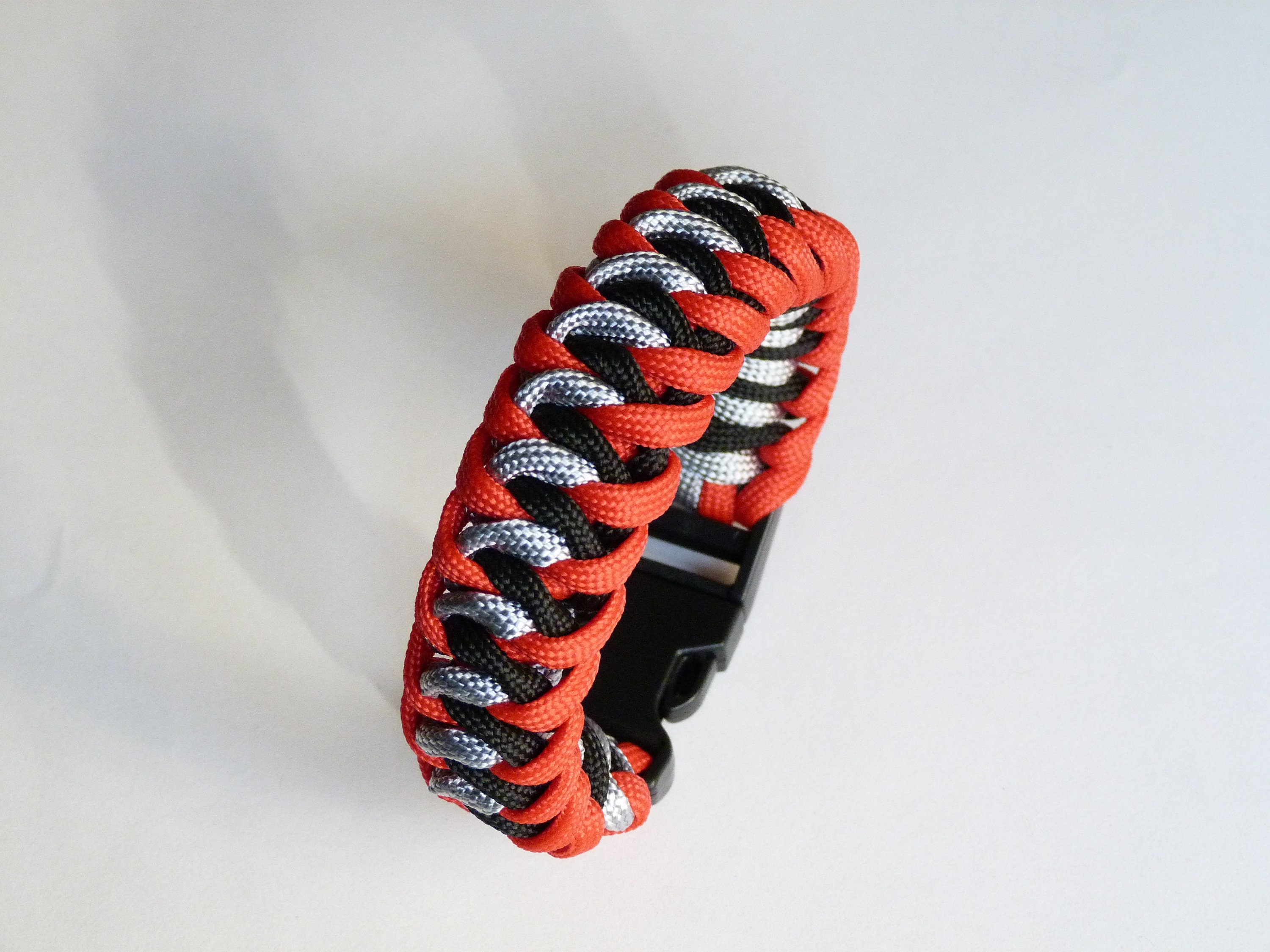 Red paracord best sale bracelet
