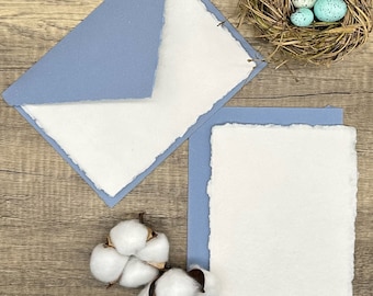 Conjunto de convites de casamento com borda irregular em azul francês – Papel de algodão artesanal