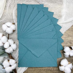 10 buste in cotone con bordo frastagliato fatte a mano color verde acqua / carta di cotone / cancelleria con bordo strappato per inviti, annunci, matrimoni, RSVP