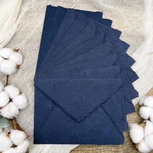 10 buste in cotone con bordo frastagliato fatte a mano Indigo / carta di cotone / cancelleria con bordo strappato per inviti, annunci, matrimoni, RSVP