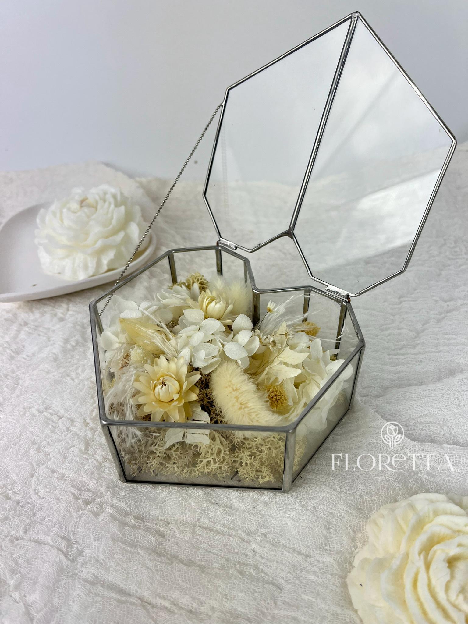 Heart Shaped Glass Ring Box with Flowers - Gold or Rose Gold - Wedding Ceremony Ring Box, Modern Engagement Ring Holder with Dried Flowers
