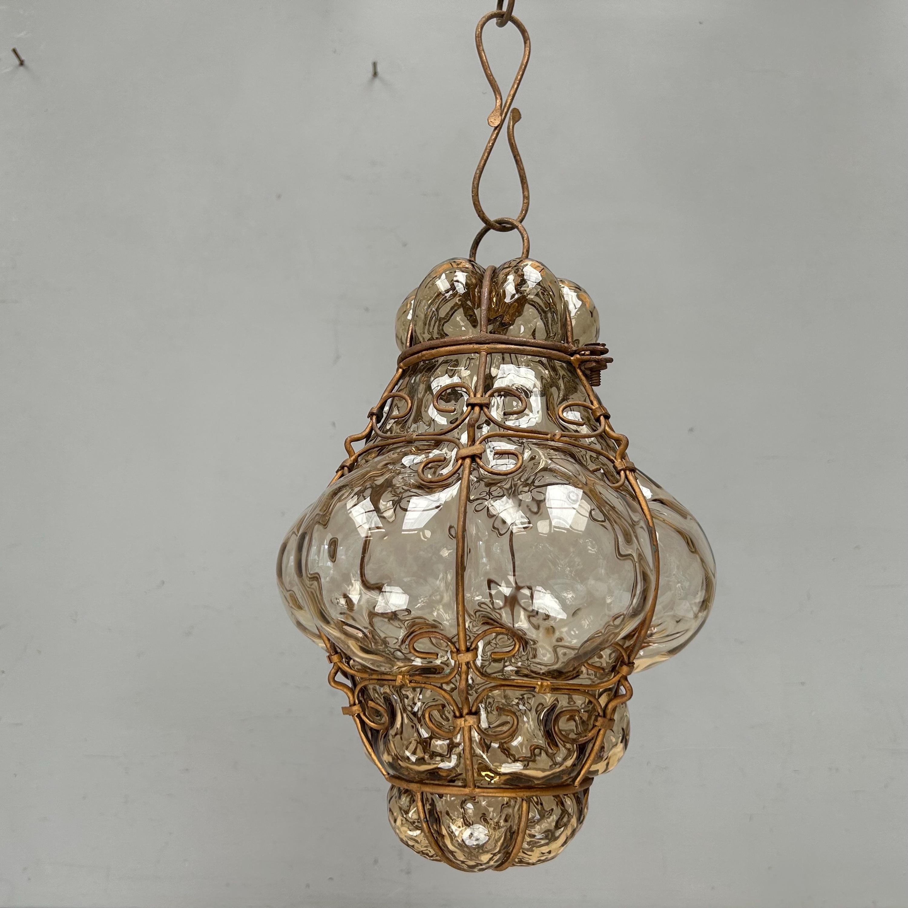 11インチの壮麗なムラーノ吹きガラス製ケージランタン、ブロンズ
