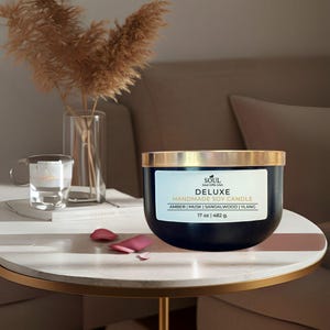 Luxury Soy Candle with Petals: Long-Lasting Scent, Home Decor