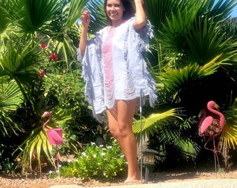 Poncho Frayed Clothing, Beach or Pool Swim Cover up Top Beach Kimono Bohemian Robe Top Handcraft on Loop / Poncho Desilado en Telar