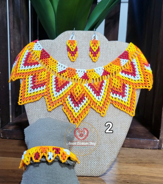 Indegenous  Beaded Necklace 3 Piece SET /Juego de Collar en Chaquira Huichol Artesanal