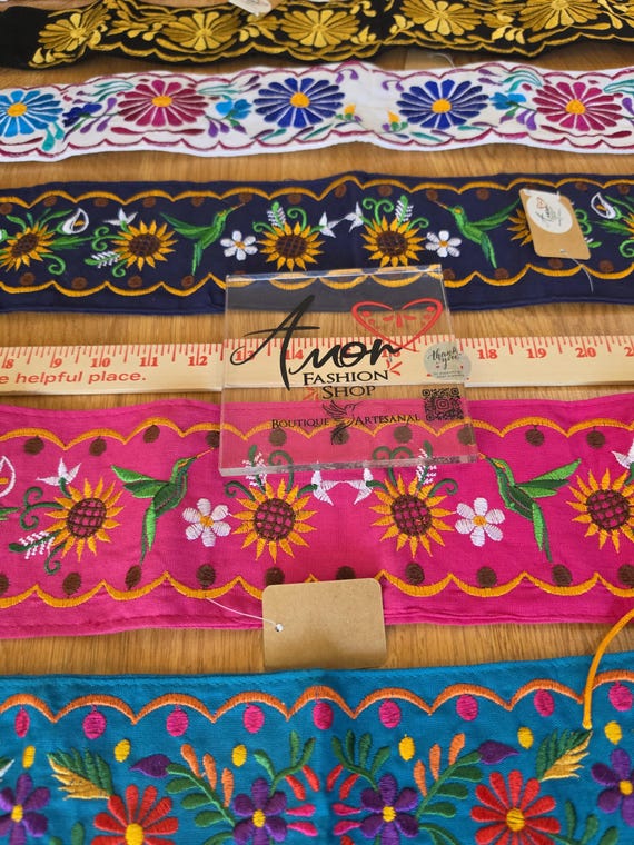 Gorgeous Embroidered Belts Sash in Sunflowers, Floral & Buttlerfly / Lindos Cintos Fajo  Bordados de Seda Artesanal en Girasol y Mariposas