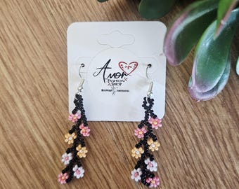 Lovely Florecitas Raices Chaquira Earrings- Lindos Aretes Chaquira Florecitas Huichol