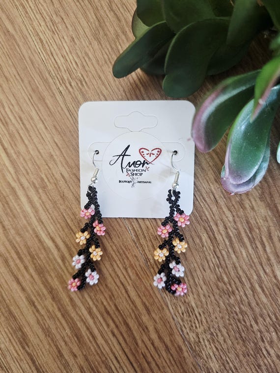 Lovely Florecitas Raices Chaquira Earrings- Lindos Aretes Chaquira Florecitas Huichol