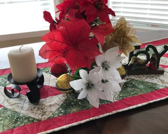 Christmas Twisted Pole Table Runner