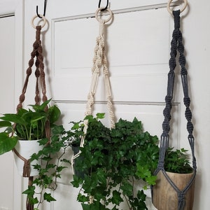 STELLA - Makramee Pflanzenhänger, Holzring, Boho Wohnen, Wohndekor, rustikal, Bauernhaus, Pflanzenhalter