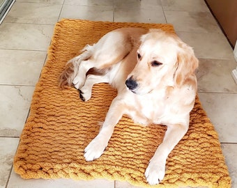 Luxury Chenille Dog Crate Blanket: Machine Washable Kennel Mat