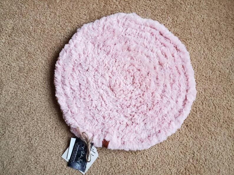 calming cat bed