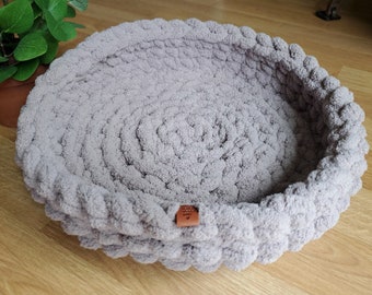 Hand-Knit Chenille Pet Bed: Calming Cat Bed or Small Dog Nest (Machine Washable)