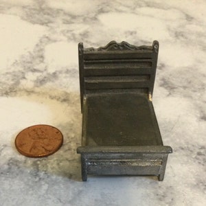 Antique (Circa 1930’s) dollhouse furniture. Set of 4 items.