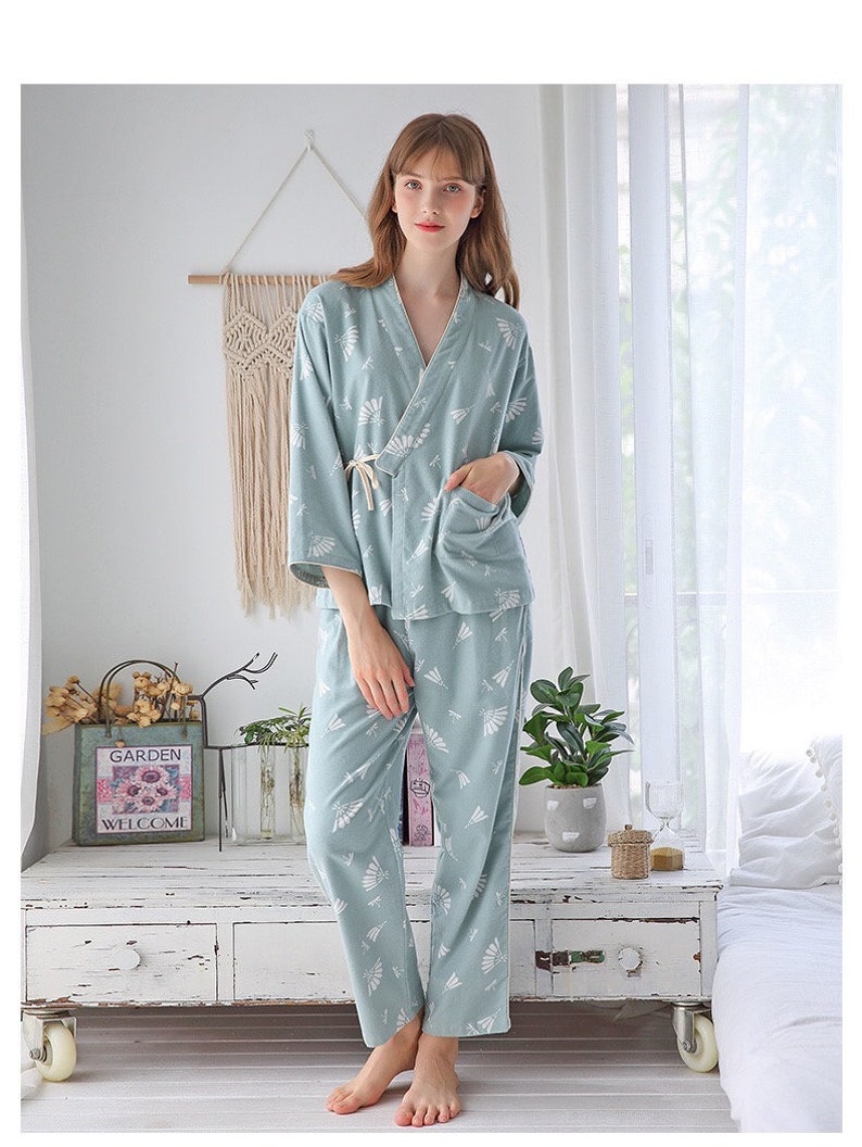 Kimono Pajama Set made of 100% Cotton extremely soft, comfortable, and breathable to sleep in is the great Christmas gifts for granddaughter