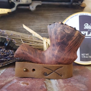Leather Strap Pipe Stand