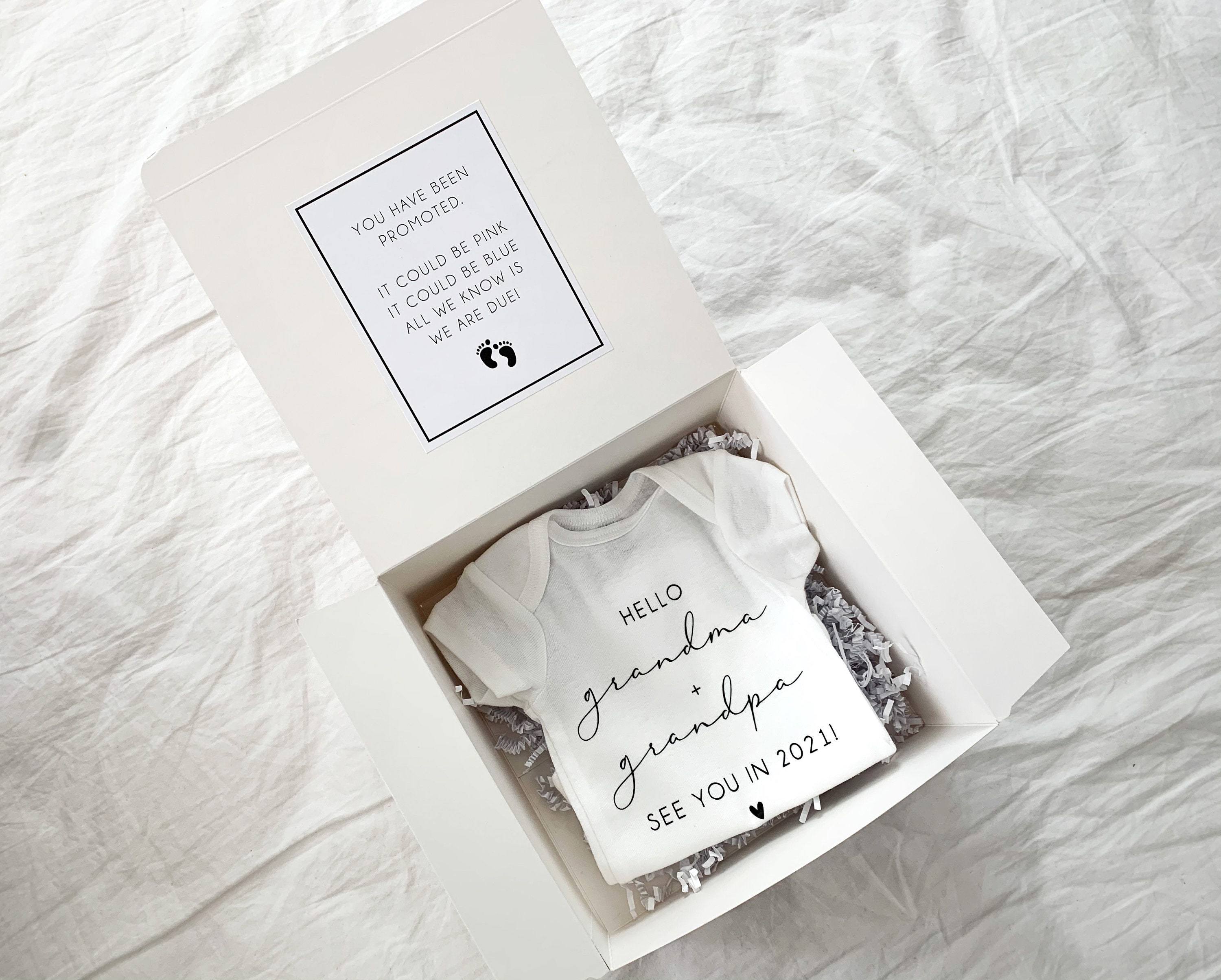 Pregnancy Announcement Gift Box Hello Grandma Surprise Box Etsy pregnancy-announcement-gift-box-hello-grandma-surprise-box-etsy