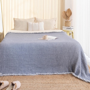Cotton Quilt Queen King, Soft Cotton Bedspread, Muslin Blanket, Gauze Bed Coverlet, Soft Throw Blanket, Reversible Blanket, Blue-Cream Throw
