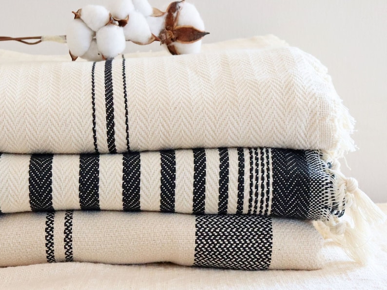 Soft king cotton bedspread is breathable and lightweight blanket. Cotton throw blanket is large and soft. 
Throw blanket is eco friendly gift. Organic cotton throw is all season blanket.