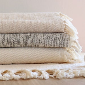 Herringbone Cotton Throw Blanket, Boho Picnic Blanket, Summer Bedspread Queen King, Off White Cotton Throw W Fringes, Oversize Large Blanket