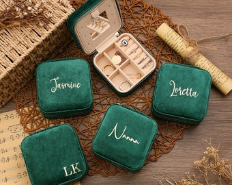 Personalized Velvet Jewelry Box, Custom Travel Jewelry Case with Name, Wedding Favors, Bridesmaid Party Gift, Birthday Gift, Gift For Her