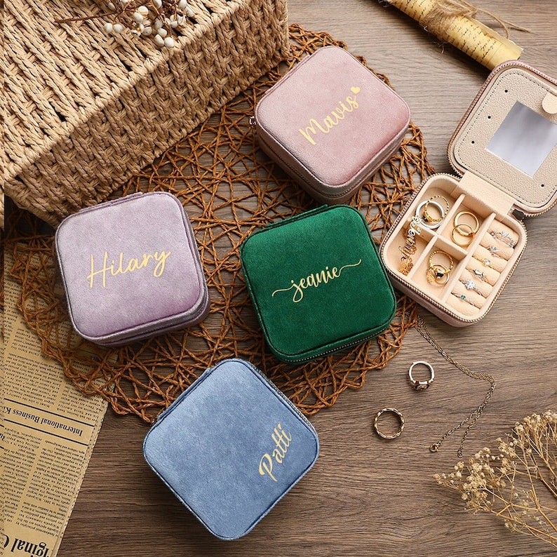 Custom Name Travel Jewellery Box ,Personalized Velvet Jewelry Box, Wedding Favors, Bridesmaid Party Gift, Jewelry Organizer, Gift for Her image 1