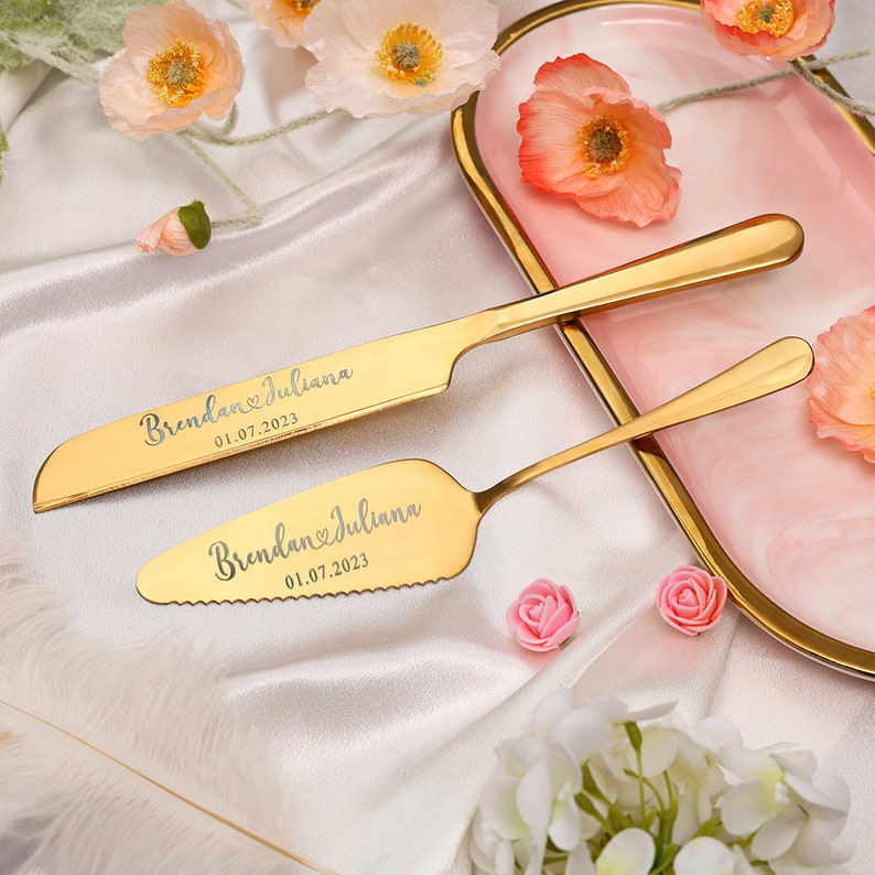 Benutzerdefiniertes Hochzeitstorten-Servierset mit Gravur, Kuchenschneider, Schneideset, Hochzeitstortenmesser, modernes, graviertes Gold-Kuchenmesser und Server-Set Bild 1