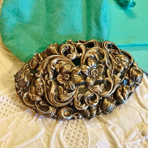 ArT NOVEAU STERLING FLORAL PiN, AnTiQUE SiLver RePOUSSE OvaL BrooCH, 2 Tier PiN, Flowers, AcANTHus LeaVeS, Philodendron Leaves, Gothic