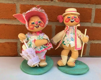 ANNALEE Mr. & Mrs. EASTER RABBIT Dolls, VinTage 1987 BuNNy Couple, Parasol, Poseable DisPLaY DoLLs