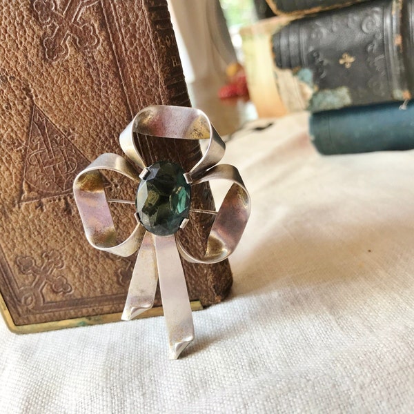 STERLING BOW PIN, Faceted BLue Stone BrooCH, 3 LooP Bow Pin, vintage pin, Vintage BrooCH, Sterling SiLver Jewelry, 1940's, Walter Lampl Like