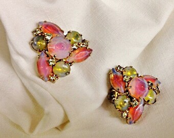 KRAMER Opalescent GLaSS CLiP EARRiNGS, ViNTage GiVRE SABRiNA Yellow & OranGe ART GLaSS, Gold tone, CostuMe Designer Jewelry, Rhinestones