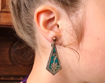 ORECCHINI TAXCO IN TURCHESE CON INTARSIO A MOSAICO, FIORI IN STERLING INCISO VINTAGE, GIOIELLI MESSICI E OCCIDENTALI, PIETRA SCHEGGIATA, ARGENTO BLU, CHIUSURE A VITE