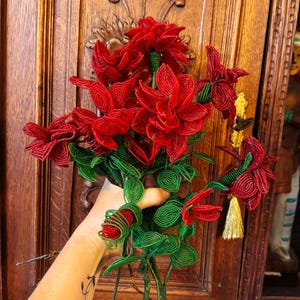 FLORES DE CUENTAS FRANCESAS, Ramo floral vintage rojo y verde hecho a mano con cuentas, 14 piezas, cuentas de alambre y vidrio, artesanía floral, Shannilujewelry