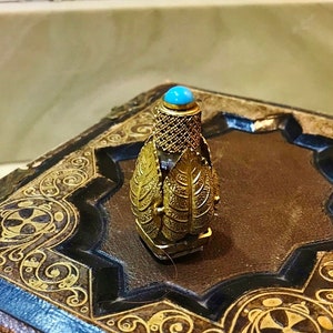 PerfumE BoTTLe with GoLD LEAVES, Vintage FILIGREE, gLASS dauber, Turquoise top, Miniature GLasS FragranCe Scent BoTTLe, purse PerfuMe 1-3/4&quot;