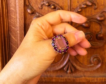 LiGHT PURPLE RING with PURPLE RhiNesTones, ThiCK Metal Band, vintage CoSTuMe JEwELry, GoTHiC LooK, Stunning LaRGE RinG, Purple JewelrY, Sz 8