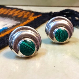 TAXCO MALACHIT STERLING OHRRINGE, VINTAGE CLiP OHRRINGE, Mid Century Modern, Kreisförmig, mexikanischer Schmuck, Grün und Silber Ohrringe, Schmuck