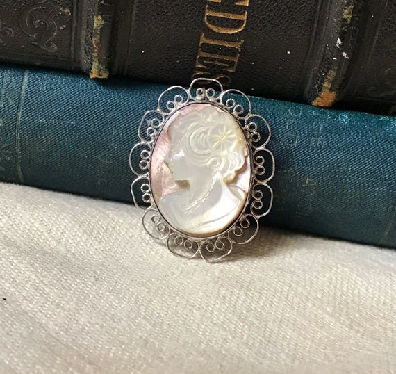 STeRLiNG Mother of Pearl CAMEO Brooch PENDANT, Ca… - image 4