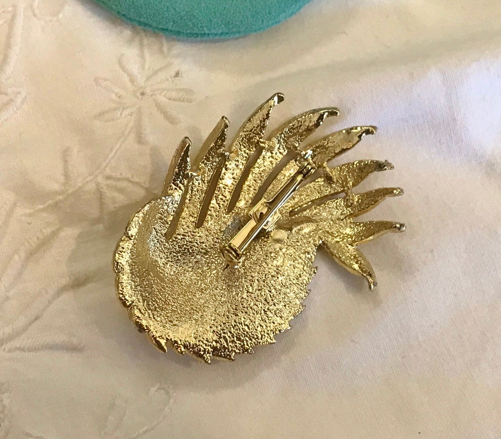 Gold LEAF PIN Vintage Costume Jewelry Modern Jewelry - Etsy