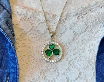 Vintage SHAMROCK NECKLACE, on Gold-tone 18" RoPe Chain, GreeN Shamrock with RhineStones NeCKLACE, CosTuMe JeWeLry, Irish Lass, CeLTiC