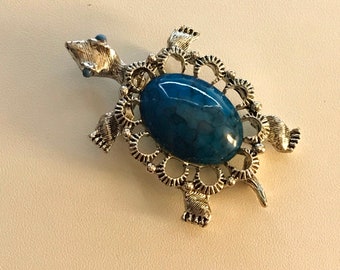 PENDENTIF SIiVER TURTLE PiN, fabriqué par GERRY'S, Pierre de couleur turquoise, broche vintage, bijoux fantaisie, WesteRN JeWeLry