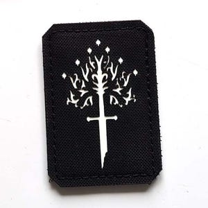 Le Seigneur des Anneaux - Arbre du Gondor | Écusson personnalisé découpé au laser avec crochet