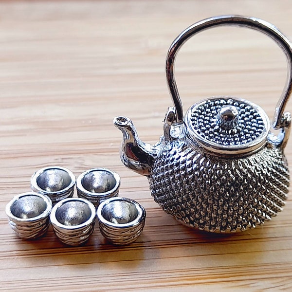 Juego de té en miniatura de estilo vintage / Mini hervidor de agua y tazas de té / Vajilla de la casa de muñecas / Utensilios de cocina en miniatura / Hervidor de agua de hierro fundido japonés en miniatura