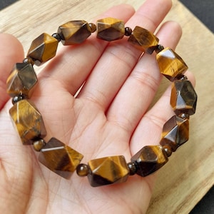Facettierte Tigerauge Armreif | Tiger dehnbares Armband | Tigerauge Armband | Charm Armband | Geschenk Armband | Edelstein Armband