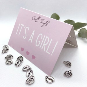 Roze A7-kaart voor babymeisje, handgemaakt, het is een aankondigingskaart voor een meisje, een kaart voor het onthullen van het geslacht van de kleine baby, een kaart voor een babymeisje, een schattige babyshowerkaart