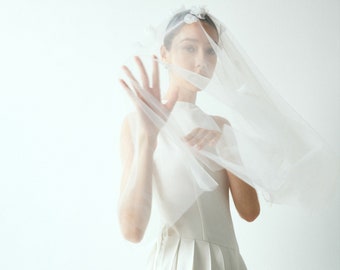 Short Wedding Veil With Flower / Custom Veil / 3D Flower White Veil  / Bridal Veil / Reception Veil / Soft Bow Veil / Gift for Bride OOA06