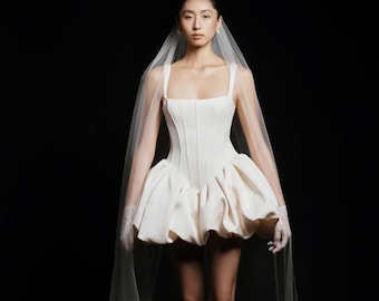 Structured Corset Mini Wedding Dress with Balloon Skirt – Modern Bridal Reception Gown with Minimalist Elegance DOO006