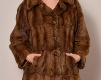 Size 8 to 10 | 80s Vintage Extra Soft Natural Mink Fur | Notched Collar Brown Mink Fur Pockets | Button Down Short Elegant Winter Overcoat