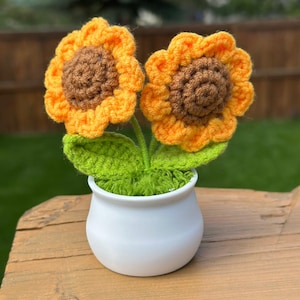 Crochet Sunflower Pot , Cute Handmade Knitted Sunflower, Home Decor Housewarming Gift for Her, Artificial Flower for Desktop