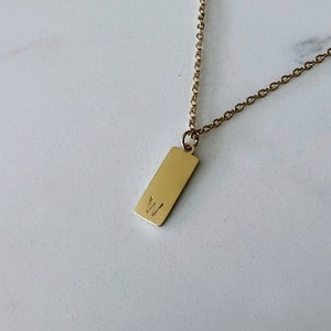 Collier barre initiale personnalisé | Pendentif lettre fine personnalisée estampée à la main | Cadeaux gravés pour elle et lui | Collier homme
